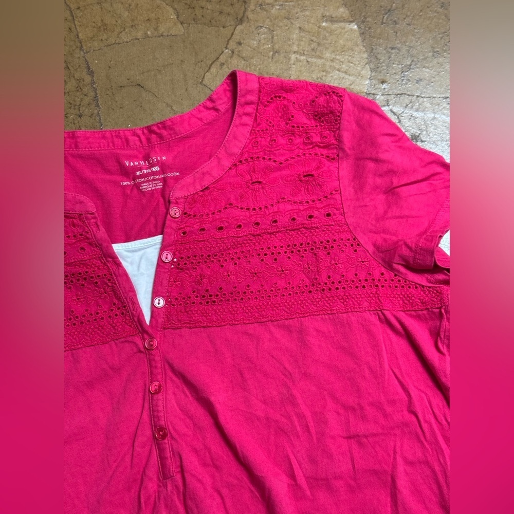 Size Large Van Heusen Women's Fuchsia Button-Front Blouse - Picture 7 of 9
